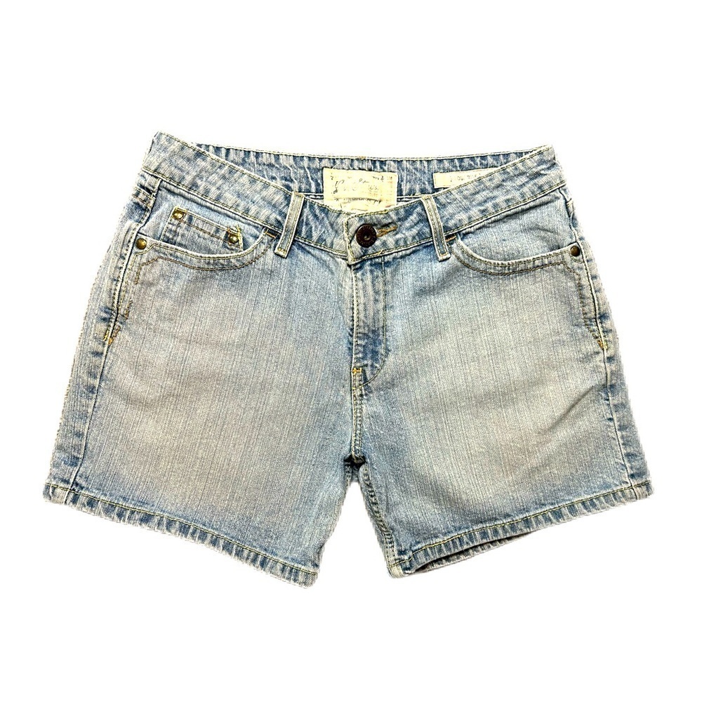 Vintage Levi’s Strauss, low rise, denim shorts. Light wash. Misses 12, s…